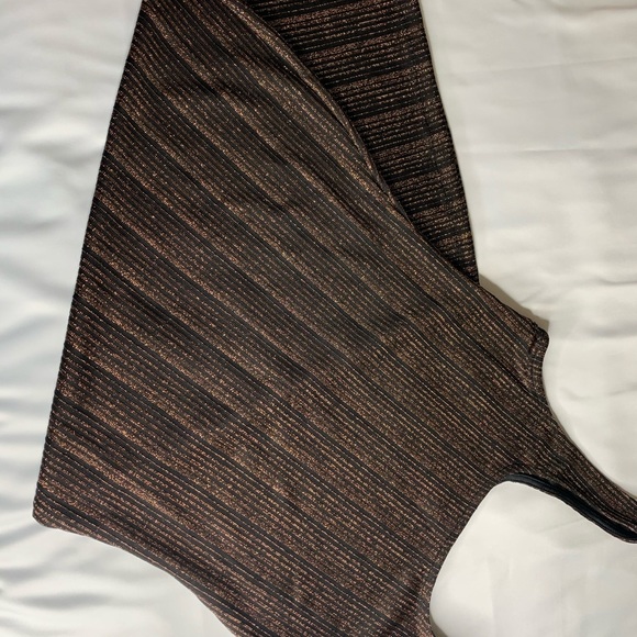 Gold Metallic Short Sleeves Mini Dress. - Picture 5 of 8